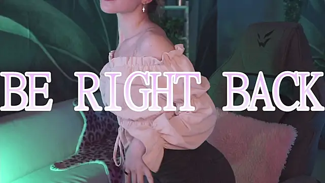 Snapshot of LuxRayi chatting on January 2026 03:33:01 AM LuxRayi online show from January 2026 03:33:01 AM