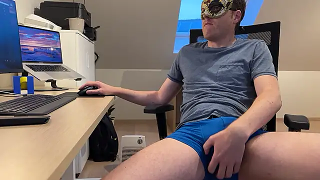 Snapshot of ikbeneendikkelul chatting on December 2024 07:49:02 AM ikbeneendikkelul online show from December 2024 07:49:02 AM