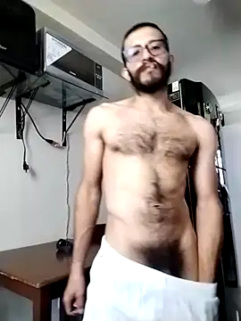 Snapshot of hairyserious chatting on December 2024 04:43:01 PM hairyserious online show from December 2024 04:43:01 PM