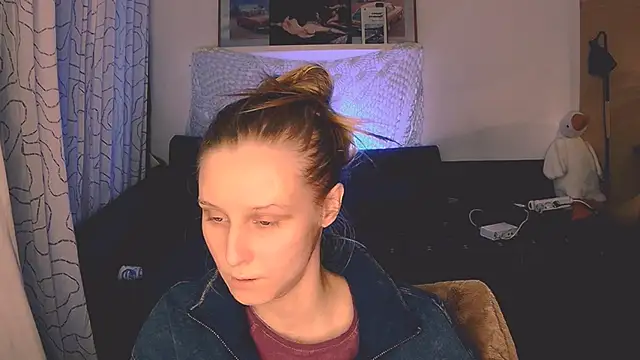 Snapshot of KatiKate chatting on December 2024 09:00:01 PM KatiKate online show from December 2024 09:00:01 PM
