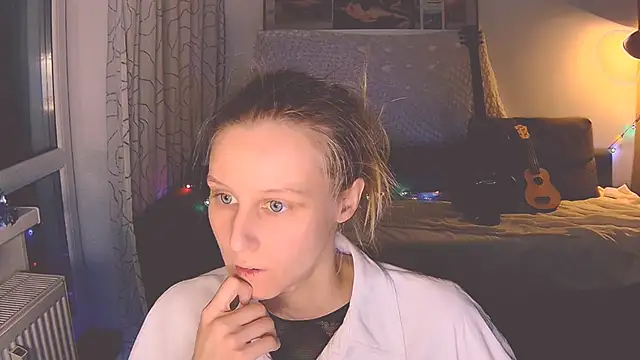 Snapshot of KatiKate chatting on December 2024 09:37:01 PM KatiKate online show from December 2024 09:37:01 PM
