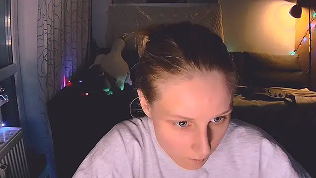 Snapshot of KatiKate chatting on December 2024 04:53:02 PM KatiKate online show from December 2024 04:53:02 PM