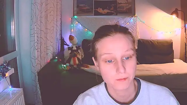 Snapshot of KatiKate chatting on December 2024 04:28:01 PM KatiKate online show from December 2024 04:28:01 PM