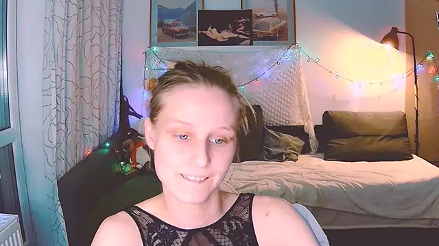 Snapshot of KatiKate chatting on December 2024 10:33:02 PM KatiKate online show from December 2024 10:33:02 PM