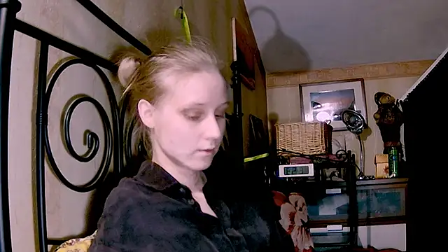 Snapshot of KatiKate chatting on January 2025 03:49:01 PM KatiKate online show from January 2025 03:49:01 PM