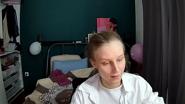 KatiKate online show from May 2026 03:19:01 PM
