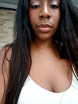 Snapshot of KloheCurvy chatting on December 2024 08:49:02 PM KloheCurvy online show from December 2024 08:49:02 PM