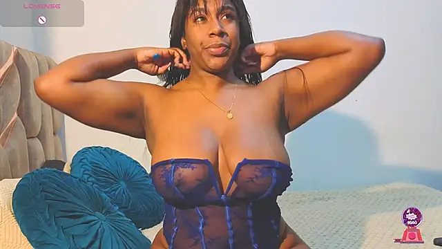 Snapshot of KloheCurvy chatting on November 2025 12:16:01 PM KloheCurvy online show from November 2025 12:16:01 PM