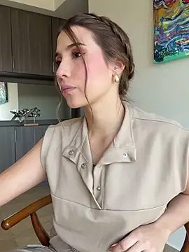 Snapshot of SophieRaily_ chatting on January 2025 08:39:01 PM SophieRaily online show from January 2025 08:39:01 PM