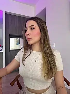 Snapshot of SophieRaily_ chatting on February 2025 09:01:01 PM SophieRaily online show from February 2025 09:01:01 PM