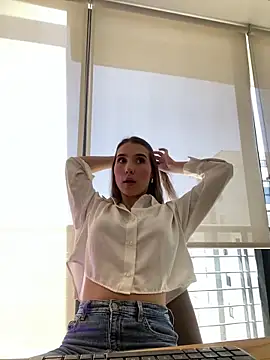 Snapshot of SophieRaily_ chatting on March 2025 05:46:01 PM SophieRaily online show from March 2025 05:46:01 PM