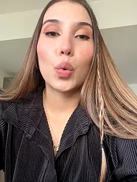 Snapshot of SophieRaily_ chatting on September 2025 07:14:02 PM SophieRaily online show from September 2025 07:14:02 PM