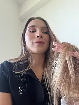 Snapshot of SophieRaily_ chatting on October 2025 08:44:02 PM SophieRaily online show from October 2025 08:44:02 PM