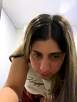 girl anni online show from October 2025 03:22:01 PM