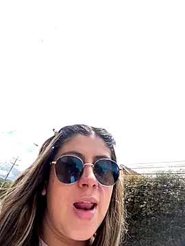 girl anni online show from October 2025 04:08:01 PM