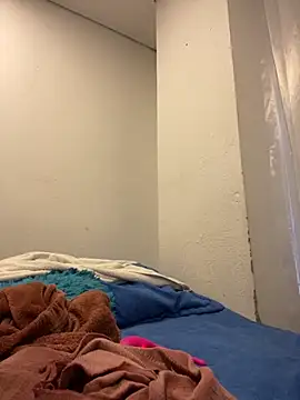 girl anni online show from October 2025 04:41:01 PM