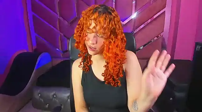 Snapshot of Nami_Curls chatting on February 2025 01:19:02 PM Nami Curls online show from February 2025 01:19:02 PM
