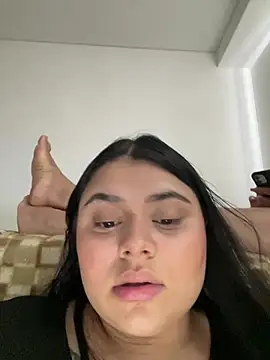 alissonfernandez  online show from February 2025 04:09:02 PM