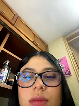 alissonfernandez  online show from November 2025 10:08:02 PM