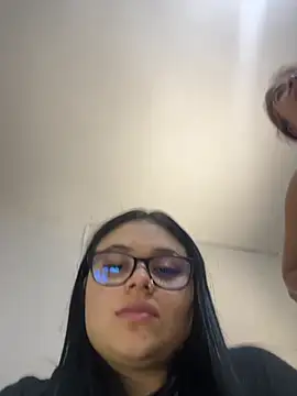 alissonfernandez  online show from April 2026 05:10:02 PM