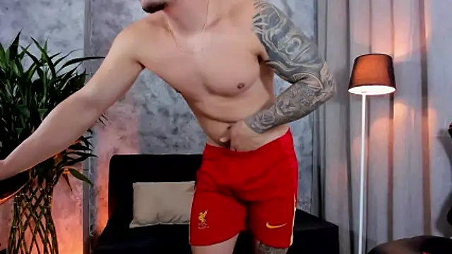 boyc022  online show from April 2026 12:51:02 PM
