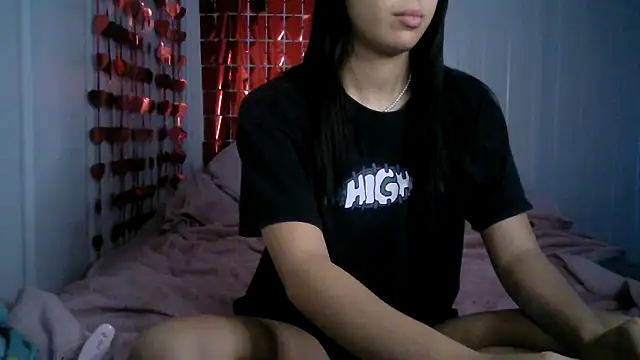 Snapshot of isabella048 chatting on October 2025 05:00:01 PM isabella048 online show from October 2025 05:00:01 PM