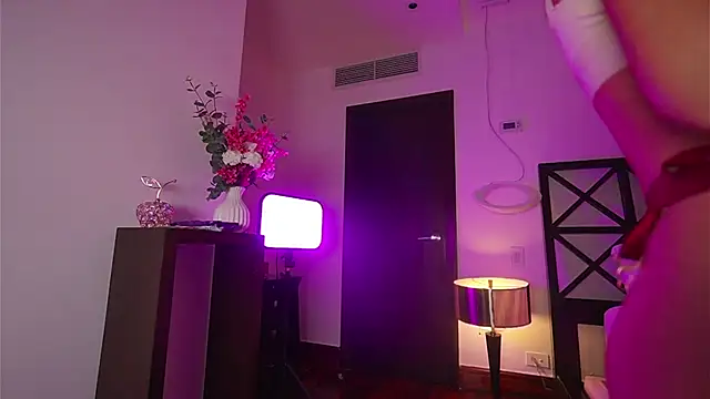 Snapshot of LunaMystyque chatting on September 2025 08:09:02 PM LunaMystyque online show from September 2025 08:09:02 PM