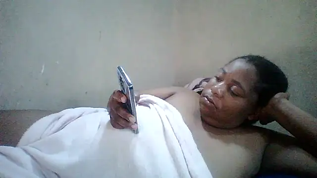 Snapshot of bustyboobs6 chatting on January 2026 07:33:01 AM bustyboobs6 online show from January 2026 07:33:01 AM