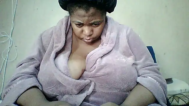 Snapshot of bustyboobs6 chatting on January 2026 12:18:02 PM bustyboobs6 online show from January 2026 12:18:02 PM