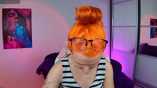 Snapshot of AliceBYKiss chatting on February 2025 01:08:02 PM AliceBYKiss online show from February 2025 01:08:02 PM