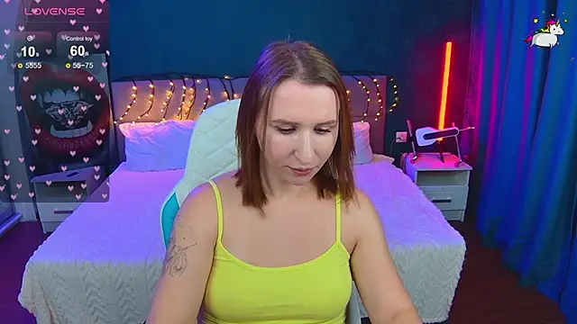 AliceBYKiss online show from December 2025 01:25:01 AM