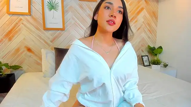 Snapshot of AniiRose chatting on February 2025 12:43:01 AM AniiRose online show from February 2025 12:43:01 AM