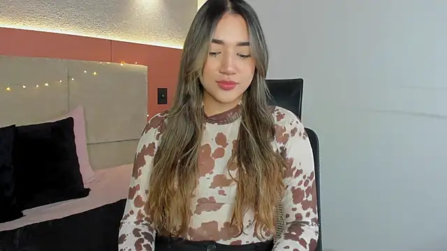 AniiRose online show from November 2025 12:46:01 AM