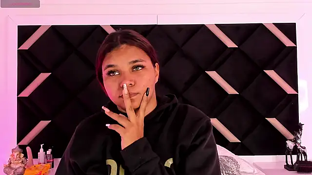 Carolina Evanss online show from March 2025 03:30:01 AM