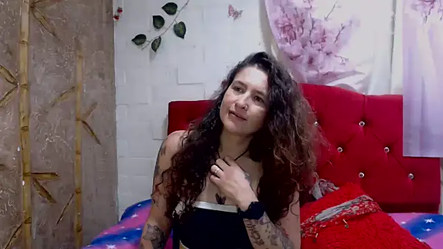 Snapshot of Leyla_Horny_Bg chatting on March 2025 12:04:02 AM Leyla Horny Bg online show from March 2025 12:04:02 AM