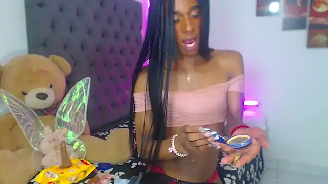 Snapshot of lucianadolll chatting on December 2025 07:21:02 PM lucianadolll online show from December 2025 07:21:02 PM