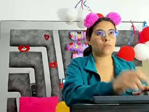 Snapshot of Salome_Moonn chatting on February 2025 01:21:01 AM Salome Moonn online show from February 2025 01:21:01 AM