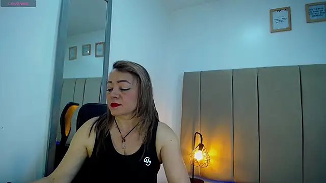 Snapshot of Lupiita223 chatting on March 2025 01:07:01 PM Lupiita223 online show from March 2025 01:07:01 PM