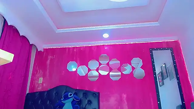 Snapshot of TiffanyMackensyy chatting on November 2025 08:43:01 PM TiffanyMackensyy online show from November 2025 08:43:01 PM