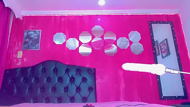 Snapshot of TiffanyMackensyy chatting on November 2025 01:59:02 AM TiffanyMackensyy online show from November 2025 01:59:02 AM