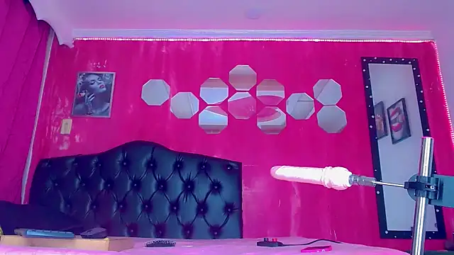 Snapshot of TiffanyMackensyy chatting on November 2025 03:20:02 AM TiffanyMackensyy online show from November 2025 03:20:02 AM