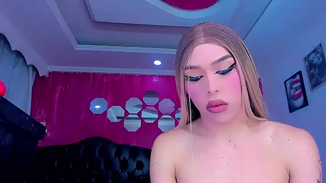 TiffanyMackensyy online show from June 2026 12:00:02 AM