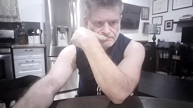 Snapshot of LARawAlways2 chatting on March 2025 06:46:02 AM LARawAlways2 online show from March 2025 06:46:02 AM