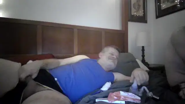 Snapshot of LARawAlways2 chatting on December 2025 05:12:02 AM LARawAlways2 online show from December 2025 05:12:02 AM