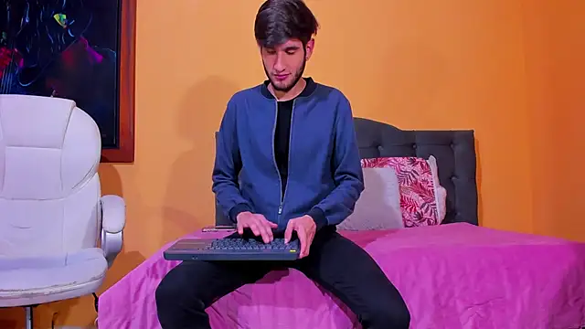 Snapshot of Thhiago_tay chatting on December 2024 12:56:02 PM Thhiago tay online show from December 2024 12:56:02 PM