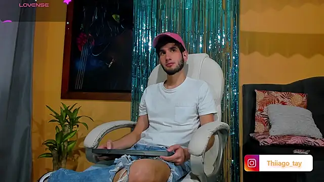 Snapshot of Thhiago_tay chatting on December 2024 08:15:01 PM Thhiago tay online show from December 2024 08:15:01 PM