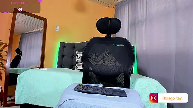 Snapshot of Thhiago_tay chatting on March 2025 02:19:01 PM Thhiago tay online show from March 2025 02:19:01 PM