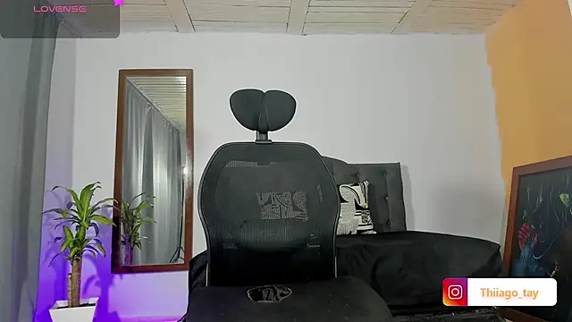 Snapshot of Thhiago_tay chatting on March 2025 03:51:01 AM Thhiago tay online show from March 2025 03:51:01 AM