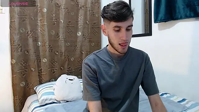 Snapshot of Thhiago_tay chatting on October 2025 11:35:01 PM Thhiago tay online show from October 2025 11:35:01 PM