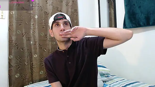 Snapshot of Thhiago_tay chatting on November 2025 07:05:01 PM Thhiago tay online show from November 2025 07:05:01 PM